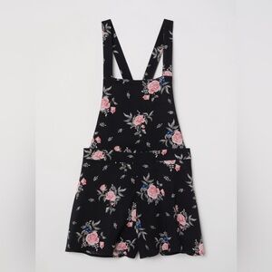 H&M Floral Overall Shorts Women’s Size 6